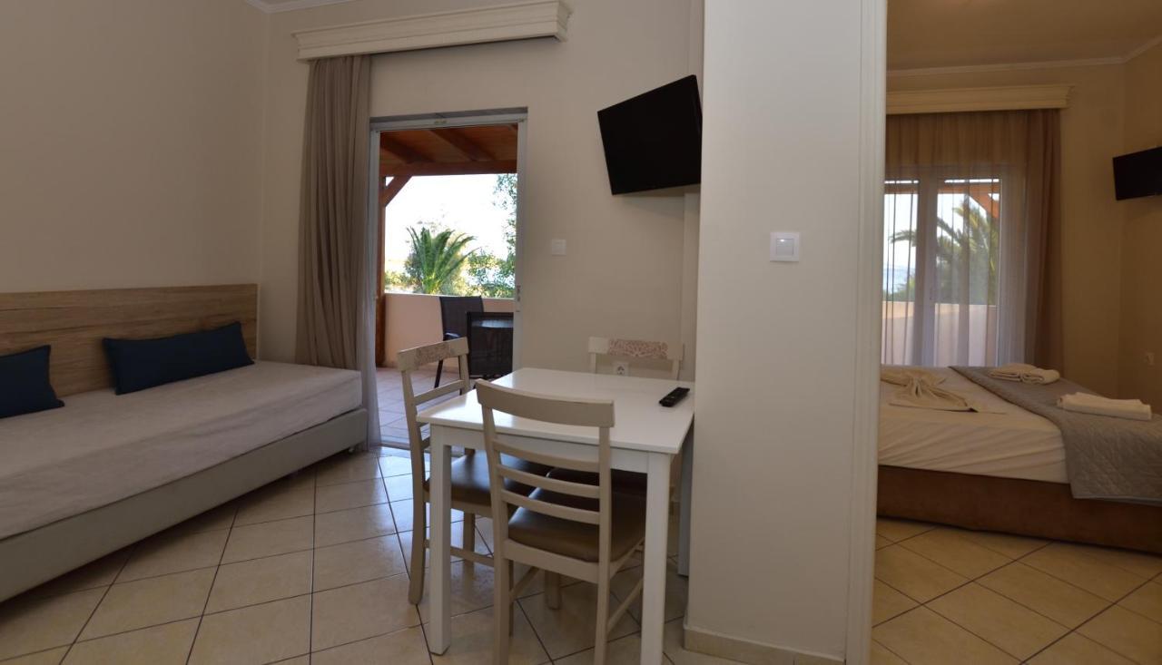 Flisvos Rooms Palaiochora Luaran gambar