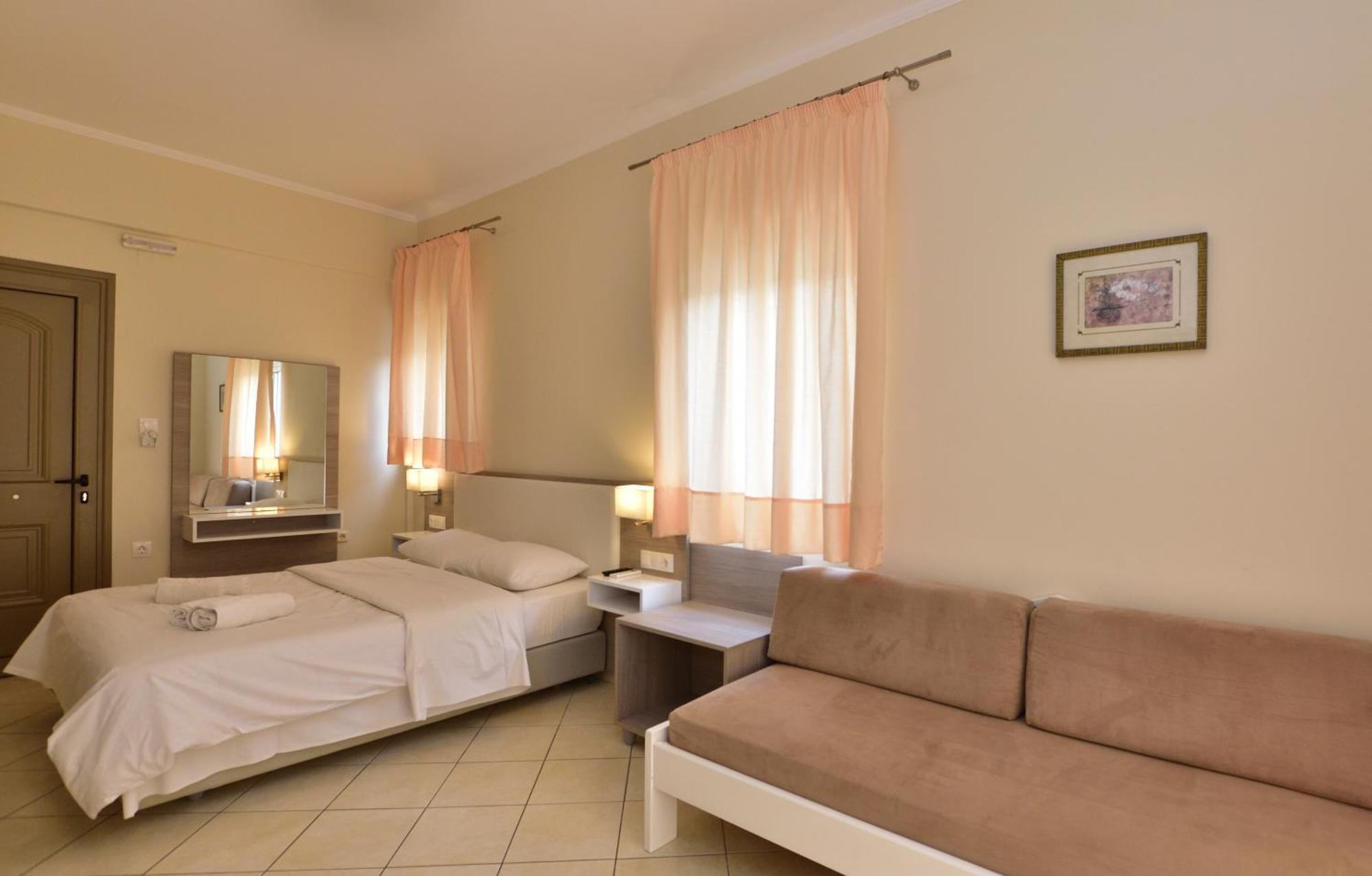 Flisvos Rooms Palaiochora Luaran gambar