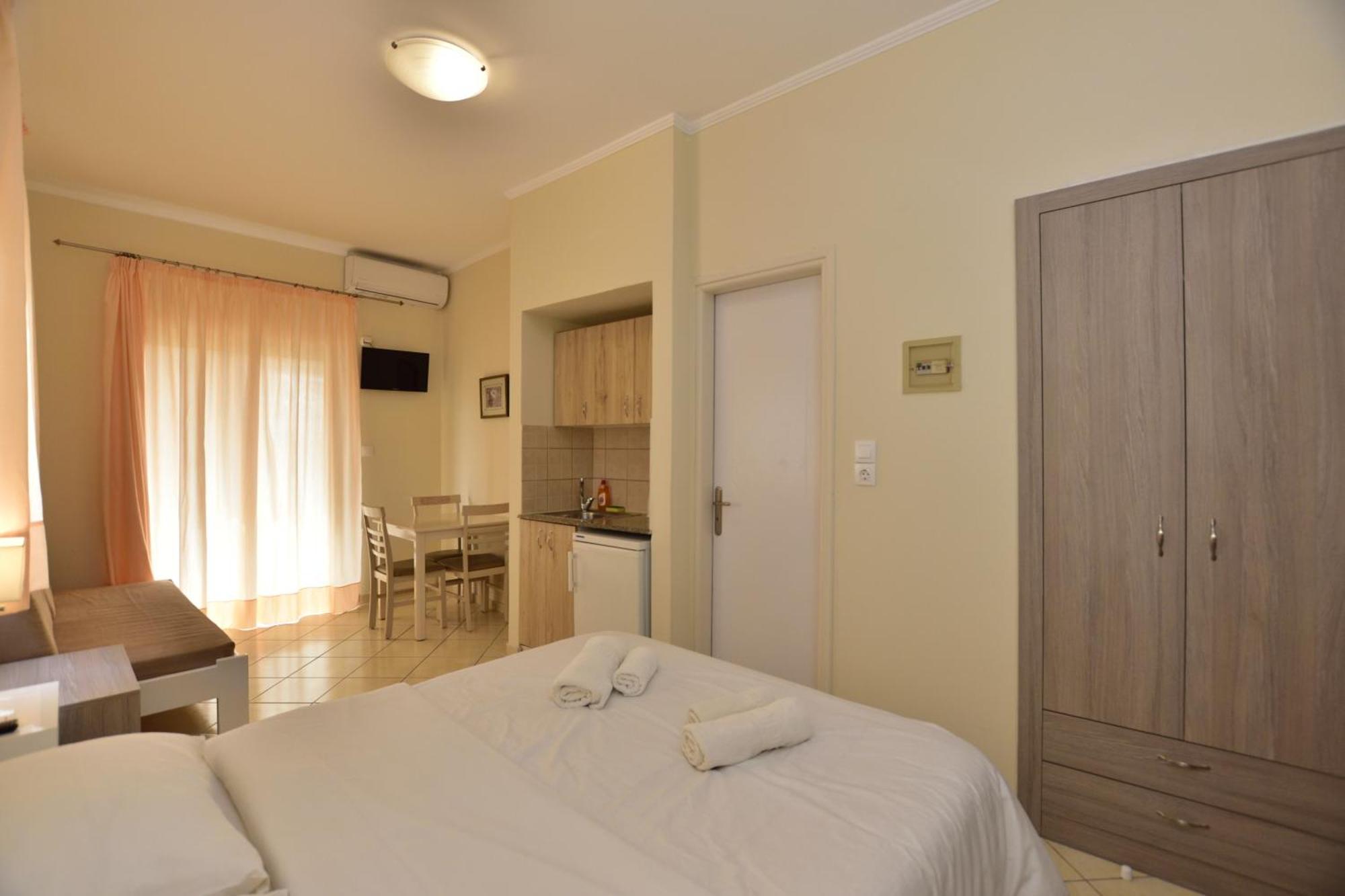 Flisvos Rooms Palaiochora Luaran gambar