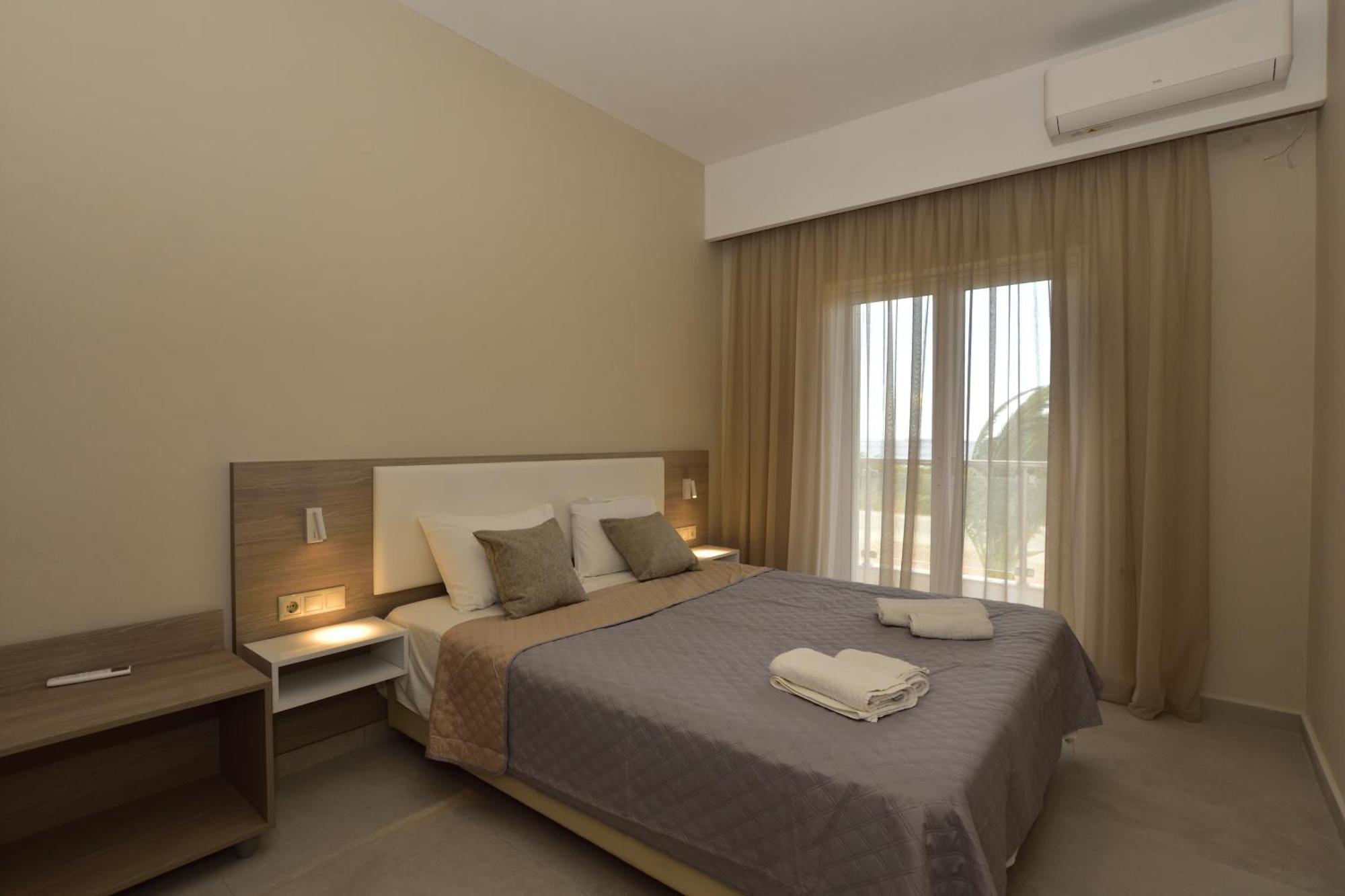 Flisvos Rooms Palaiochora Luaran gambar